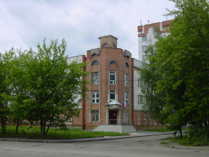 Вид с угла пересечения улиц Некрасова-Суворова