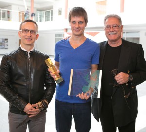 Игорь Ермоленко (в центре), слева от него председатель жюри конкурса Эрве Дессимо (Швейцария).